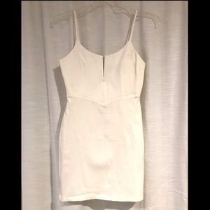 Lulu’s Ivory v-neck cut, sleeveless dress